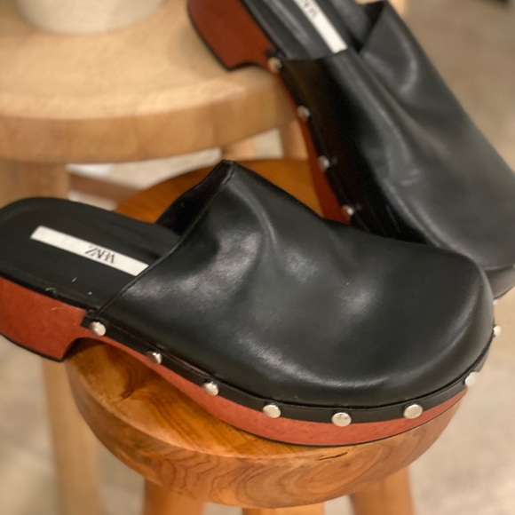 Zara Studded Black Clogs - Picture 2 of 2